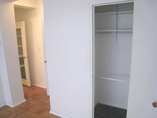 Rented by City Connections Realty | media 8