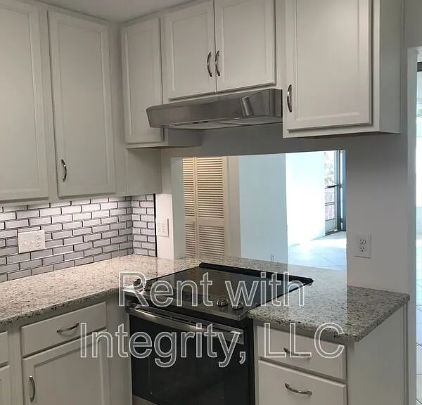 156D Locke St — Photo 8