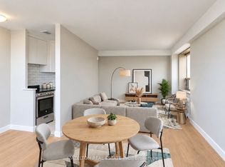 206 Saint George St #901, Toronto, ON M5R 2N6