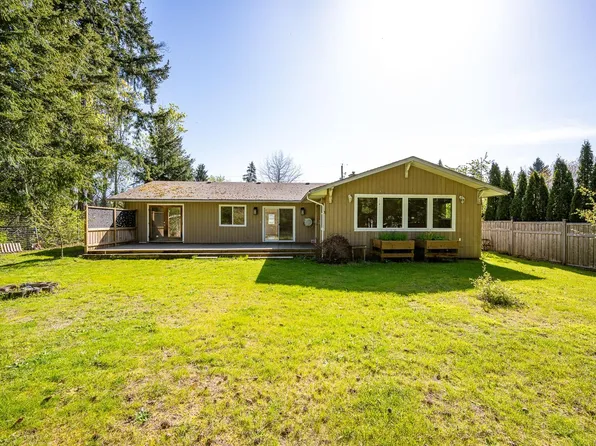 8987 McLarey Ave, Comox Valley, BC V9J 1A2