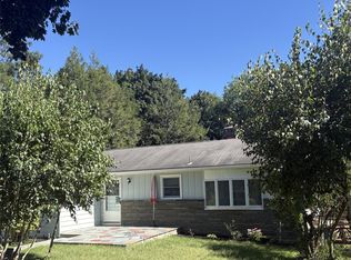 18 Robin Hill Dr, Poughkeepsie, NY 12603