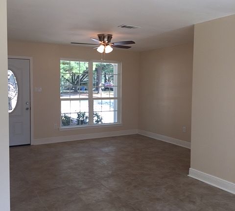 4th image of 2245 Connie Dr
