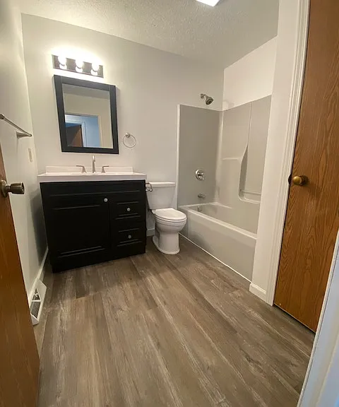 1477 Jackson Ave — Photo 3
