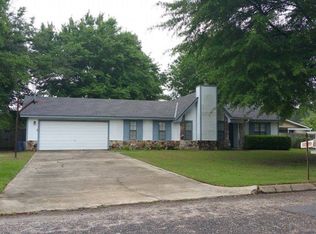 114 Stapleton Dr, Eufaula, AL 36027