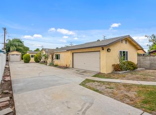 1049 W 3rd St, Azusa, CA 91702