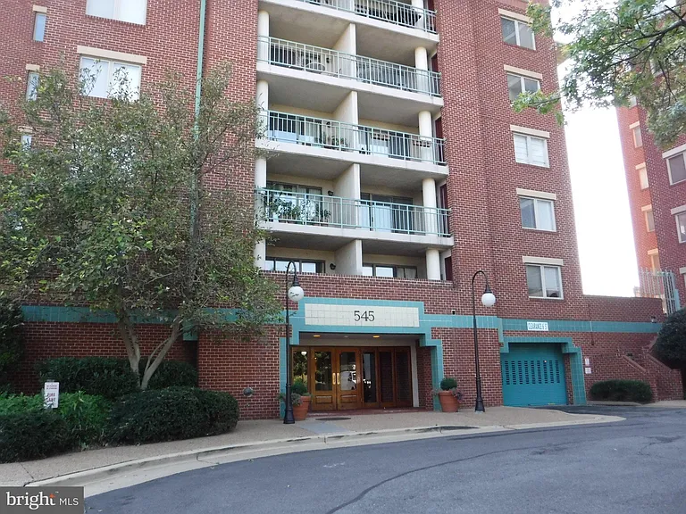 545 E Braddock Rd #101 — Photo 18