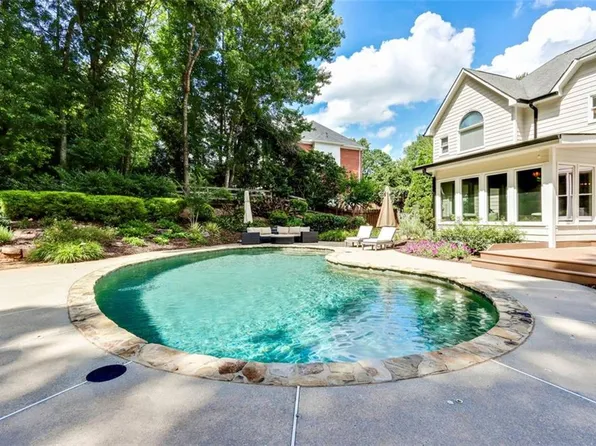 121 Fairway Overlook, Woodstock, GA 30188