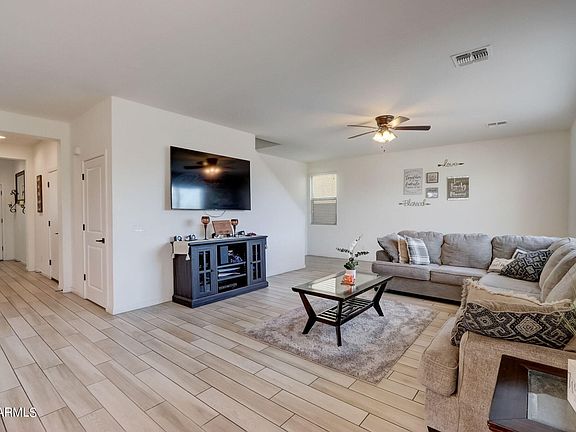 4th image of 9805 W SOUTHGATE Avenue