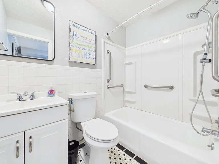 5501 Seymour Hwy — Photo 37