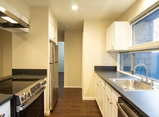 4701 Galewood St APT B, Lake Oswego, OR 97035