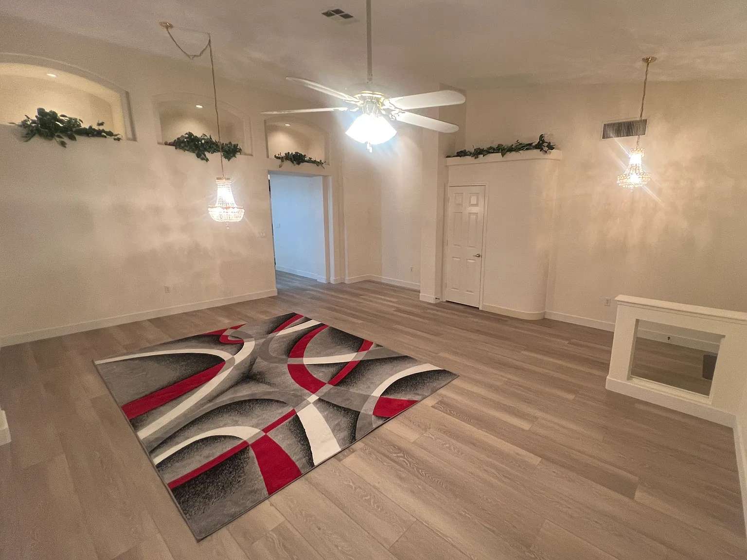 3 bed, 1838 sqft, $2,450 — Photo 3