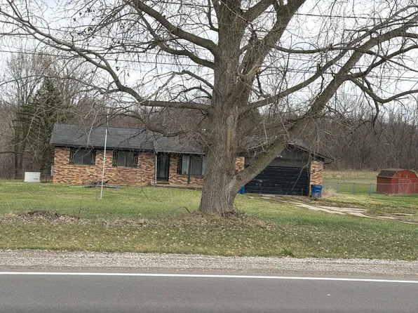 10211 N Fenton Rd, Fenton, MI 48430