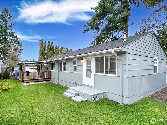 3rd image of 2807 NE 16th Street