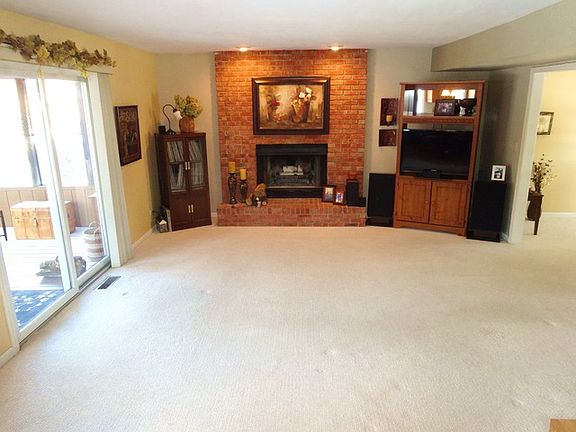 3rd image of 2442 Smalley Ct