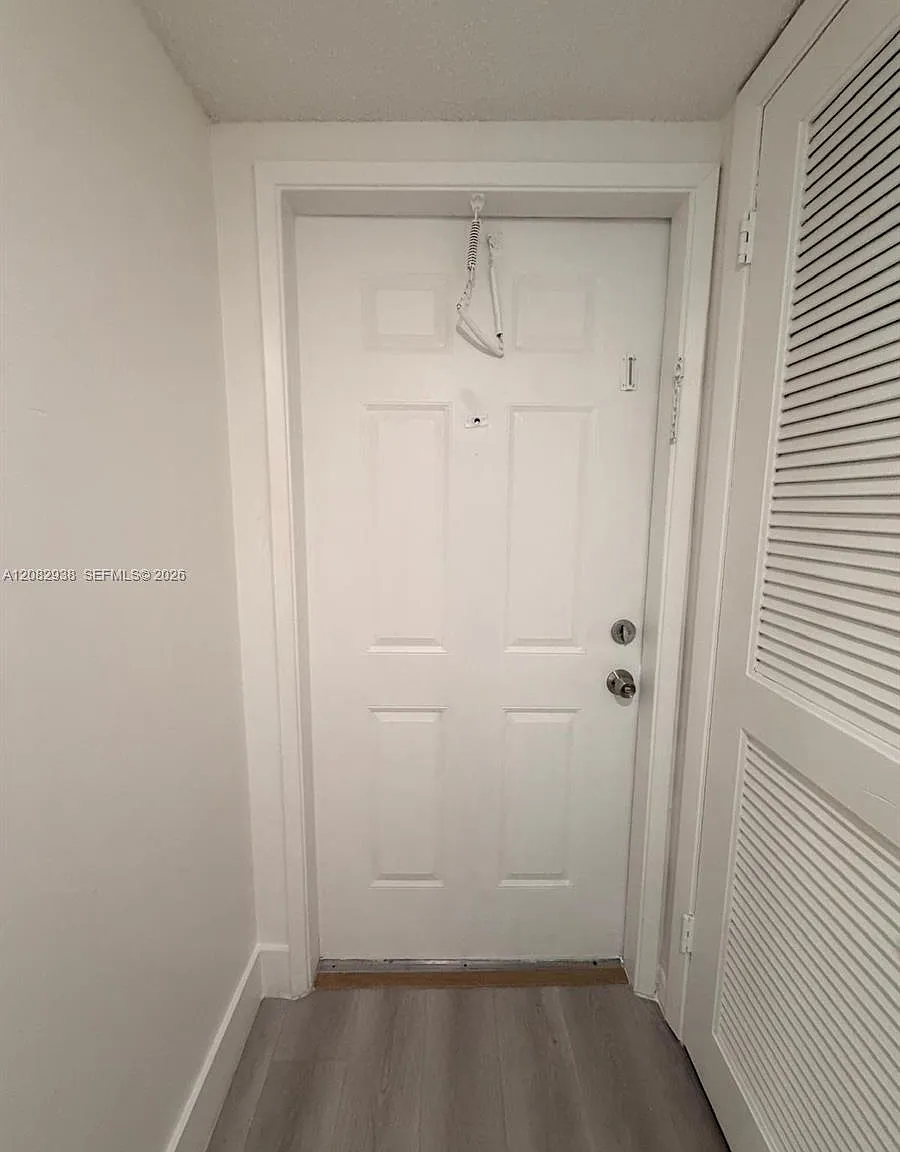 6575 W Oakland Park Blvd — Photo 4