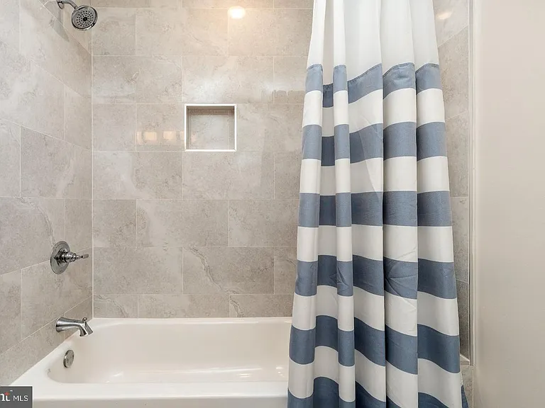 239 Lyceum Ave — Photo 21