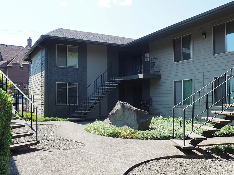 2615 NW Harrison Blvd — Photo 3