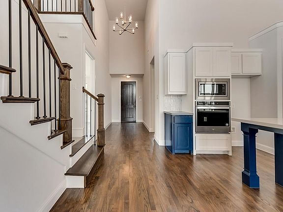 2nd image of 8805 Paradise Dr