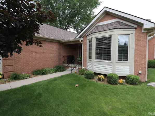 26258 Orchard Lake Rd, Farmington, MI 48334