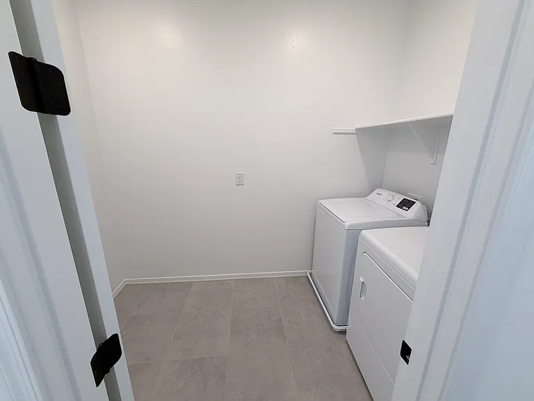 24172 W Raymond St — Photo 36