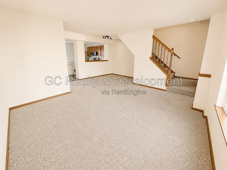312 Fieldstone Ct — Photo 7
