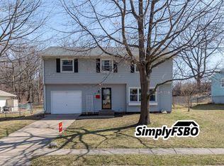 2 Rodeo Ct, Davenport, IA 52806