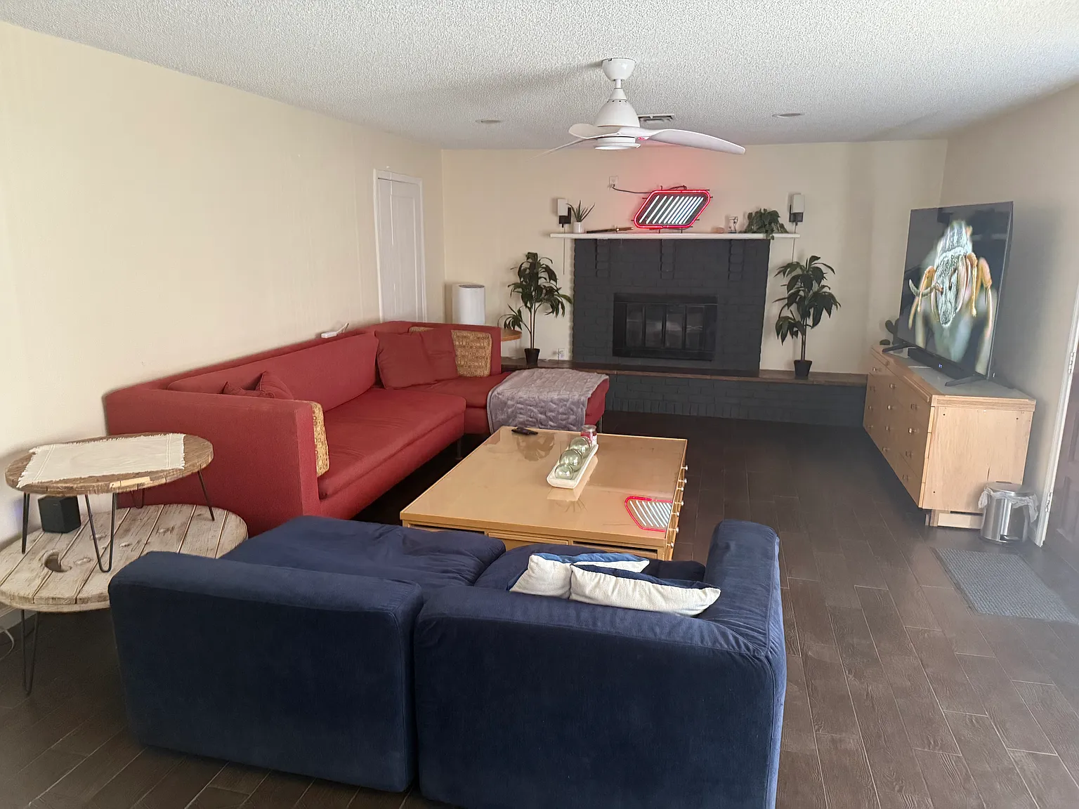 3 bed, 1100 sqft, $2,400 — Photo 2