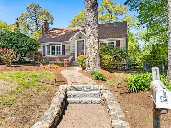 1 Great Pines Ave, Burlington, MA 01803