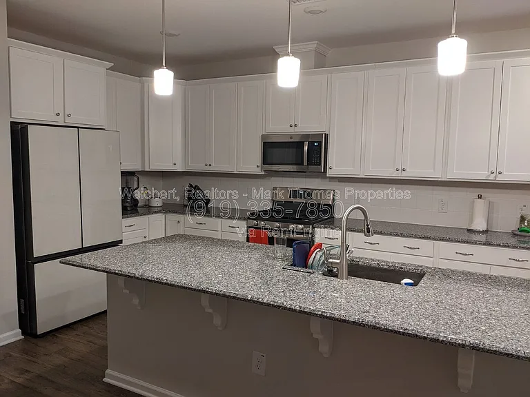 1035 Manorhaven Dr — Photo 9