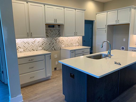 5th image of 2723 Avidon Ln