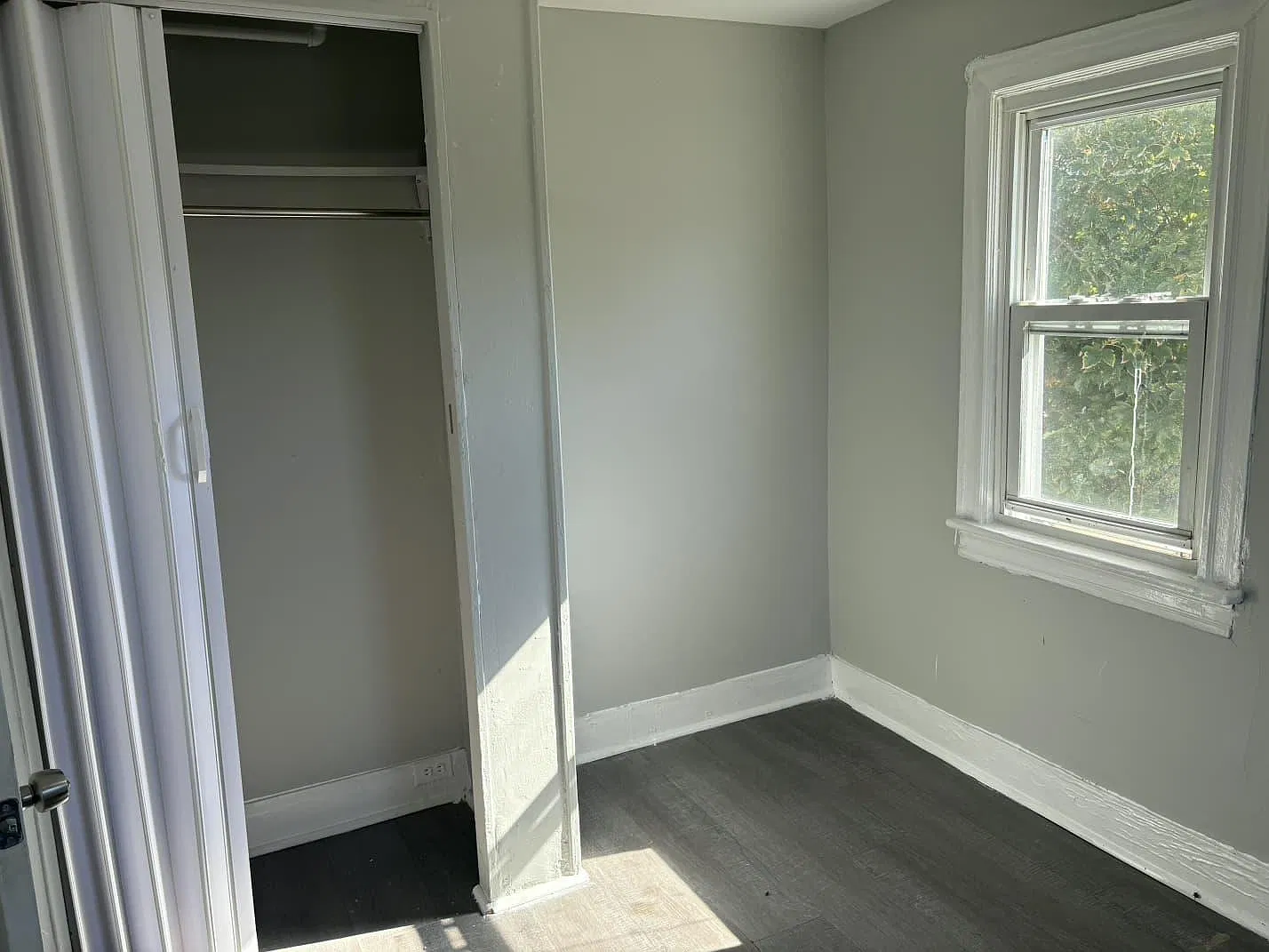 210 Elizabeth Ave Apt 2 - 210 Elizabeth Ave Apt 2 — Photo 2