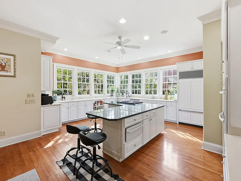 7410 Ratchford Ct — Photo 9