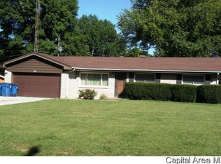 35 Lake Knolls Dr, Chatham, IL 62629