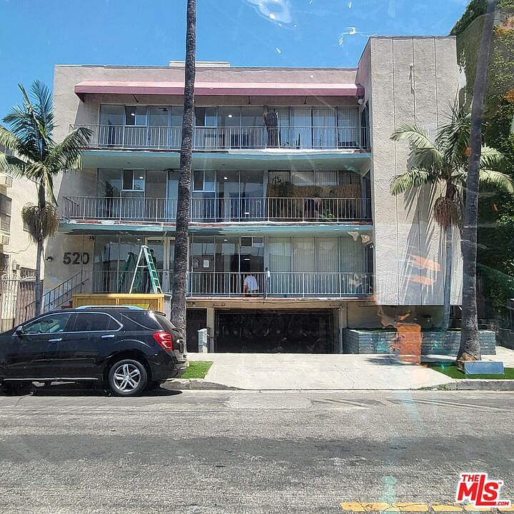2nd image of 520 S Kenmore Ave