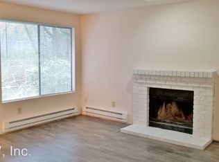 21907B Locust Pl, Brier, WA 98036