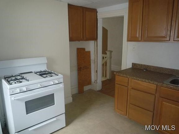 2nd floor kitchen