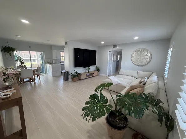 7010 Sunset Dr S APT 1B, South Pasadena, FL 33707