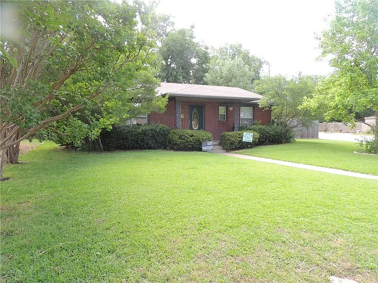 743 S Andrews Ave — Photo 1