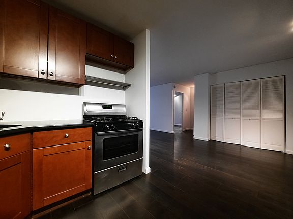 5th image of 829 Greenwood Ave APT 2A