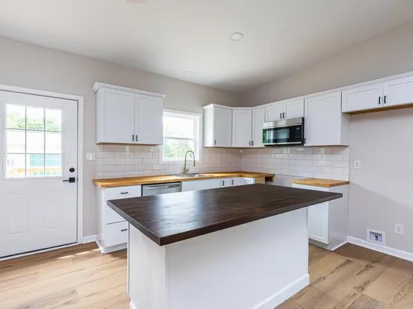 1933 Thatchers Mill Rd, Paris, KY 40361
