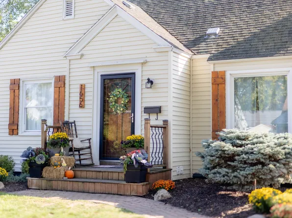 1656 Jennette Ave NW, Grand Rapids, MI 49504