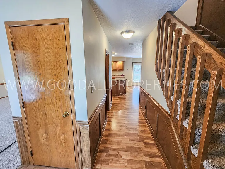 924 Prairie View Dr — Photo 15