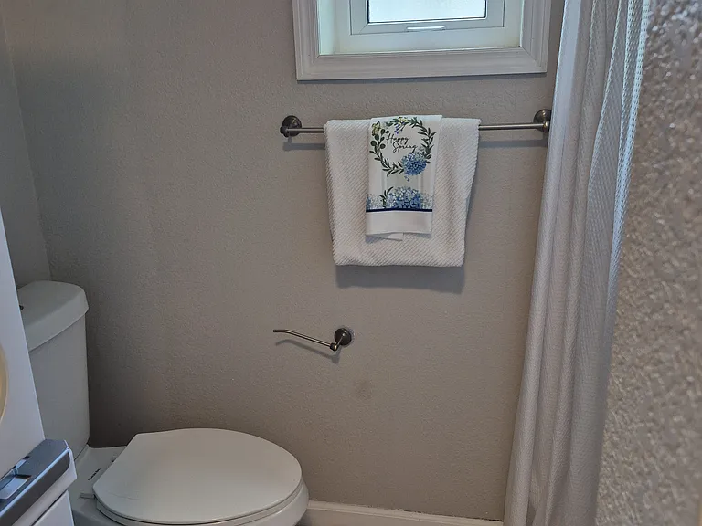 2117 Barcelona Dr — Photo 15
