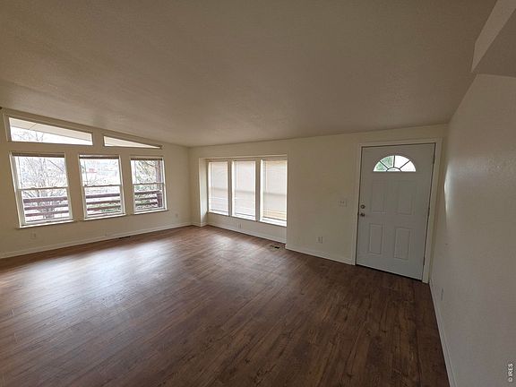 4th image of 401 Gateway Ave