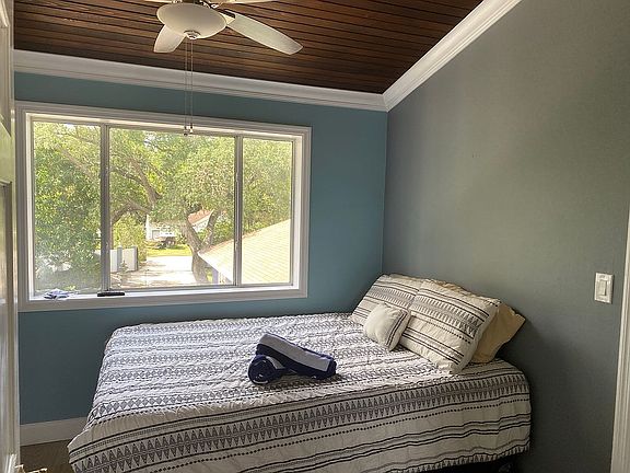 5th image of 5824 Rose Ln