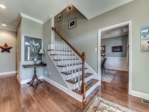 3rd image of 1920 Willow View Ln