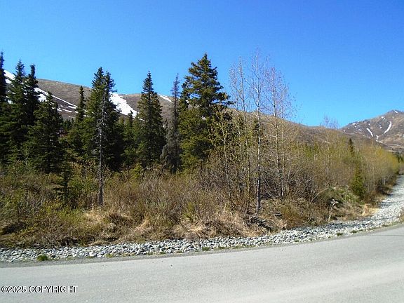 3rd image of L1 W River Dr