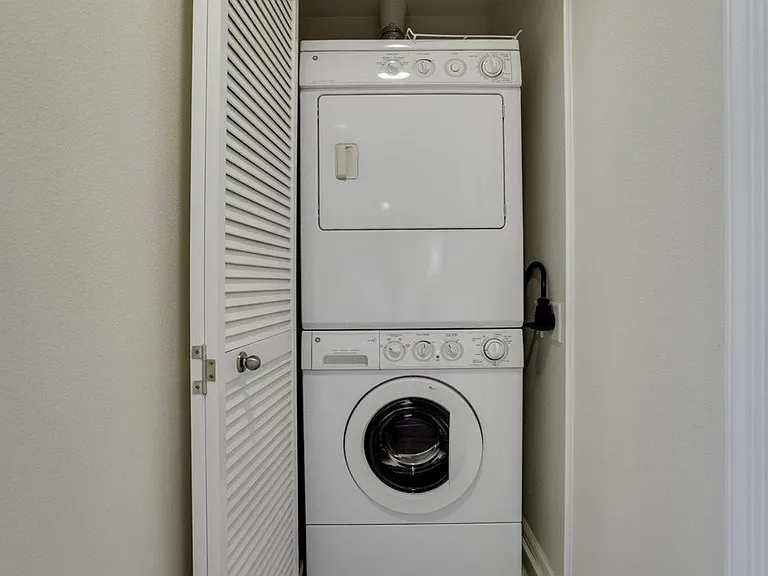 Washer & Dryer In Unit