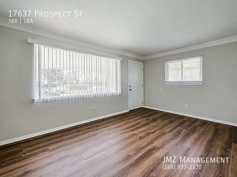 17637 Prospect St — Photo 3