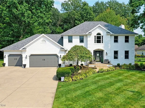 2796 Timberline Dr, Cortland, OH 44410